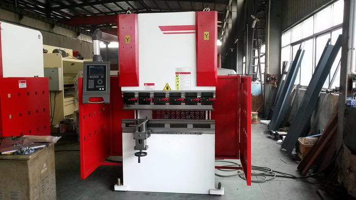 DA52S CNC Down Appuyez sur coup de frein 30T1250