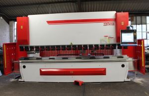 220T4100 de frein DA66T YAWEI CNC presse
