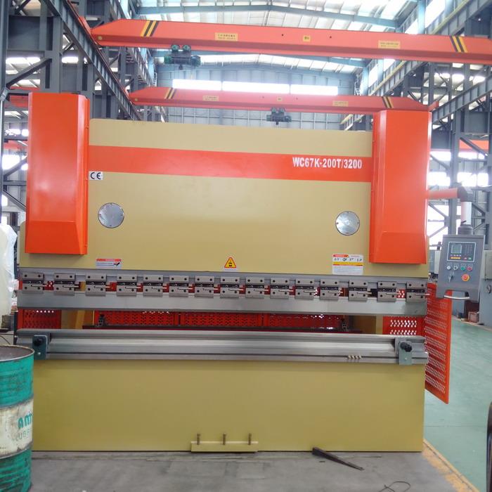 Ahyawei 3m200Ton NC Press Freins