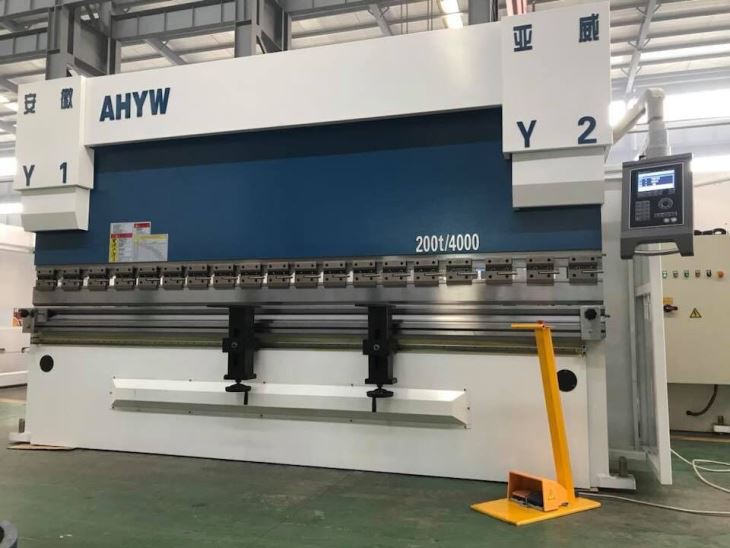 AHYW 4m Presse à frein 200T