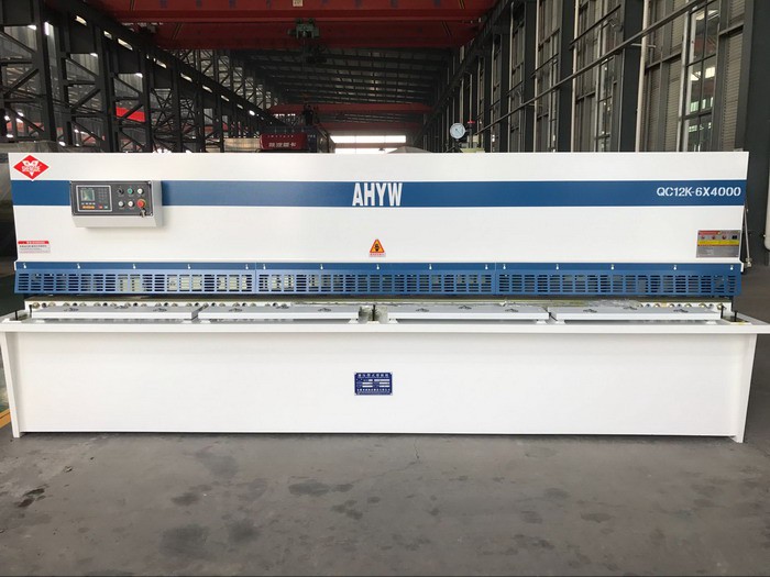 AHYW 4mtr Métal Hydraulique Cutting Machines 6mm