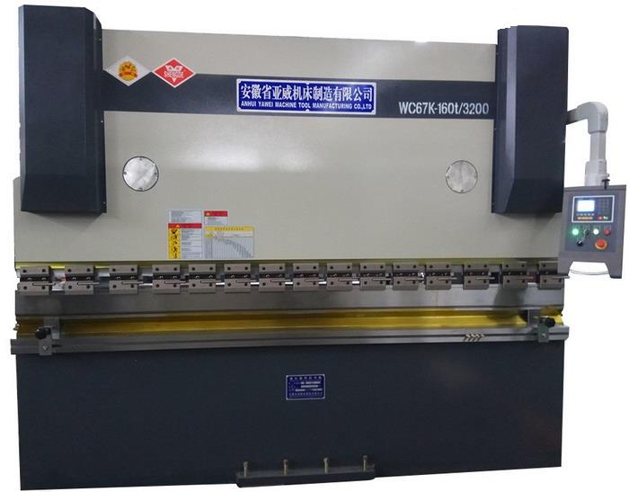 Machine à cintrer les métaux Yawei AHYW 160T3M, Chine