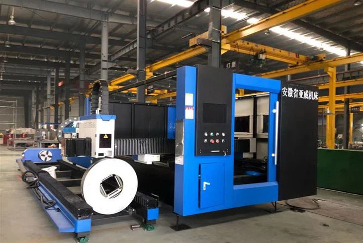 CNC Metal Tube Fiber Laser Cutting IPG 1KW